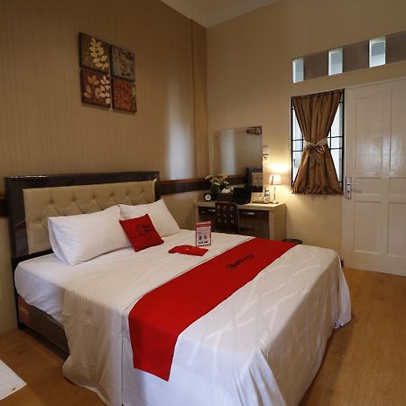 Reddoorz Plus Near Universitas Sumatera Utara Μεντάν Εξωτερικό φωτογραφία