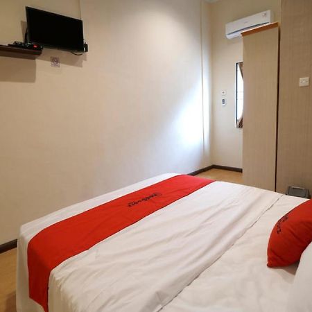 Reddoorz Plus Near Universitas Sumatera Utara Μεντάν Εξωτερικό φωτογραφία