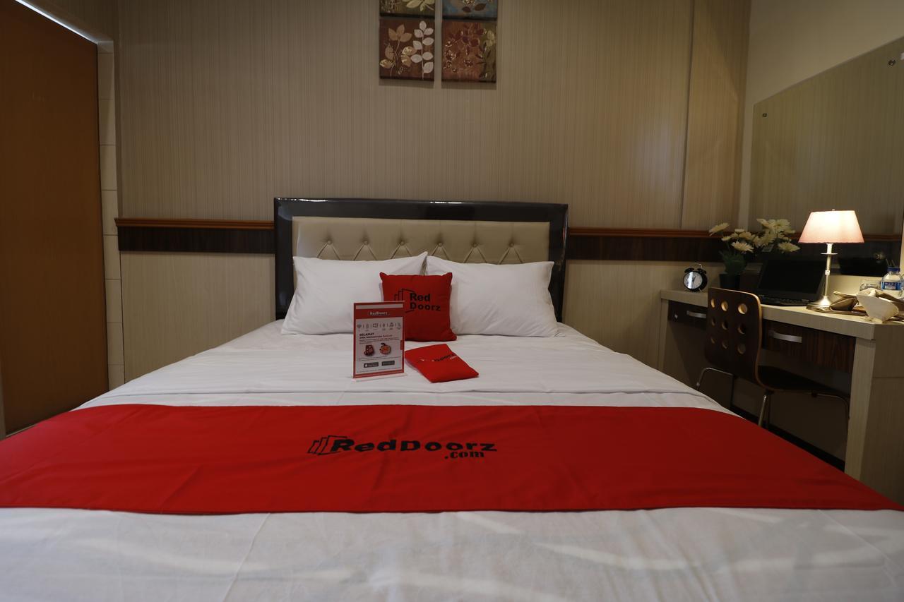 Reddoorz Plus Near Universitas Sumatera Utara Μεντάν Εξωτερικό φωτογραφία