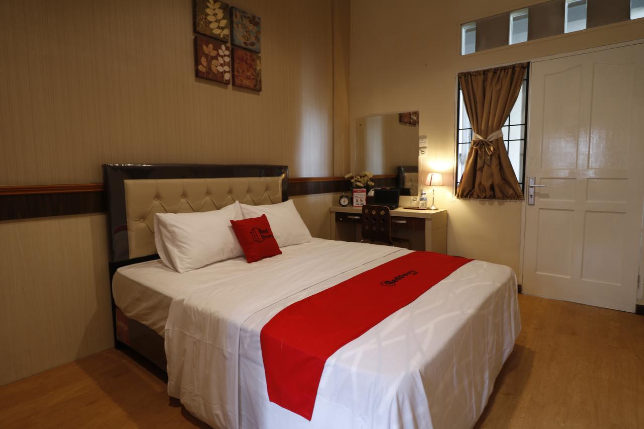 Reddoorz Plus Near Universitas Sumatera Utara Μεντάν Εξωτερικό φωτογραφία
